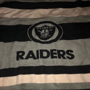 RAIDERS BLANKET